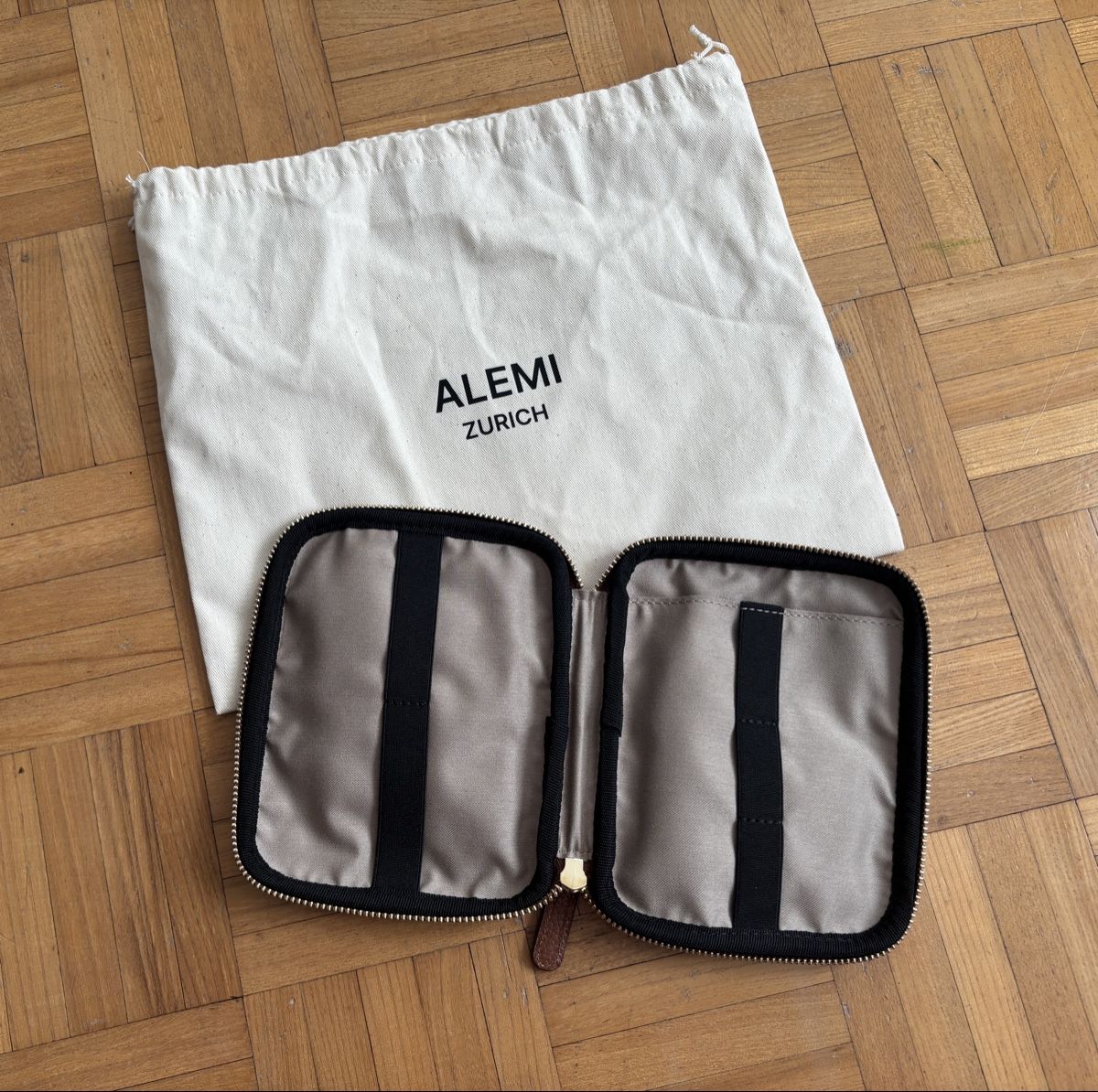 Covers & Taschen: Alemi Technopark Case – Neu (gemäss Beschreibung) aus Zürich von Cindarel 1