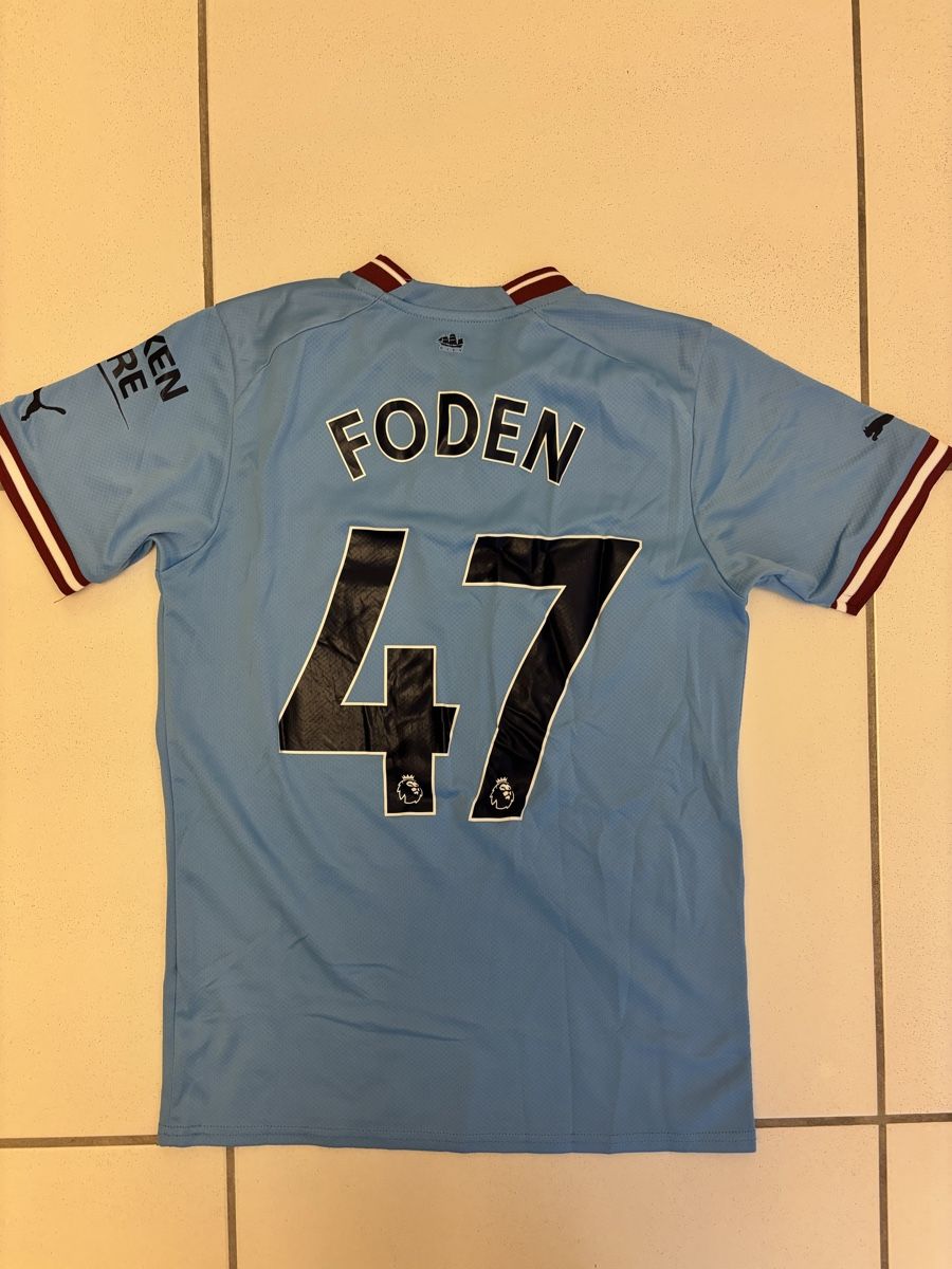 Puma Canottiere & Pantaloni: Manchester City Jersey – Usato da Bassersdorf venduto da dia_p8v6 1