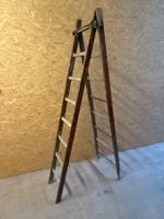 Ancienne échelle en bois