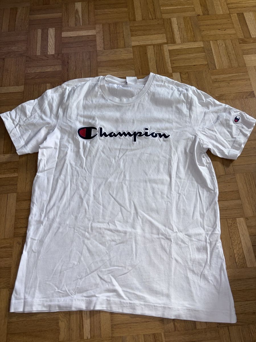 T-Shirts: Champion T-Shirt, Weiss, Top Zustand, Sommer Sale! – Gebraucht aus Jona von SaF0da