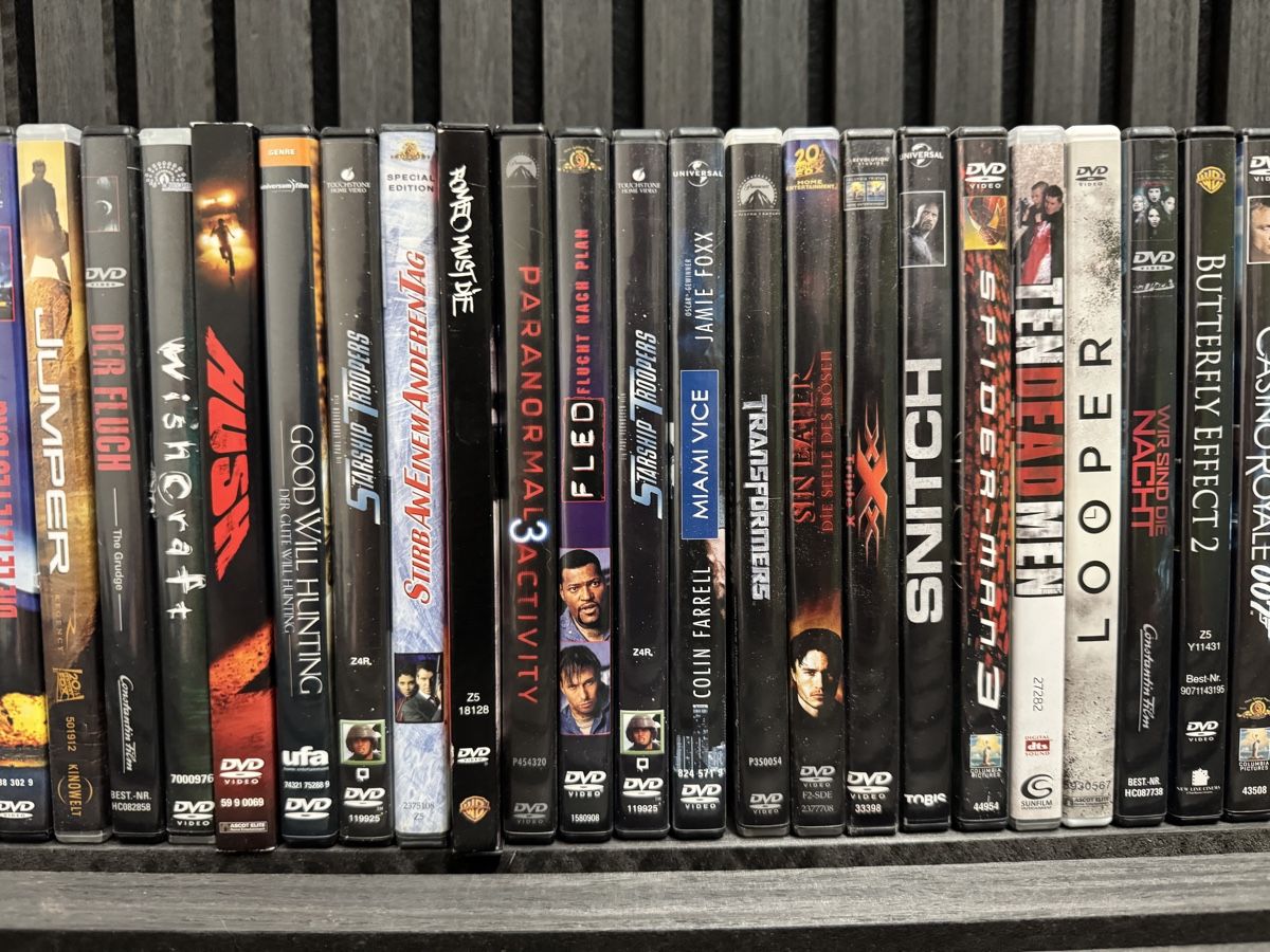 Tutti i DVDs: DVD Sammlung ca. 30 Filme Action Klassiker Bundle Paket – Usato da Boniswil venduto da SeverinFleckner 1