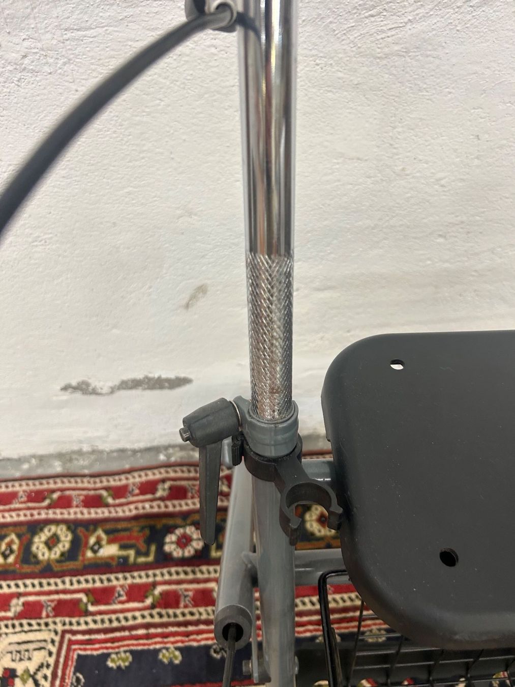 Ausili per la deambulazione: Rollator / Gehhilfe Bimeda mit Einkaufskorb Bremsen – Usato da Zürich venduto da Levelart 4