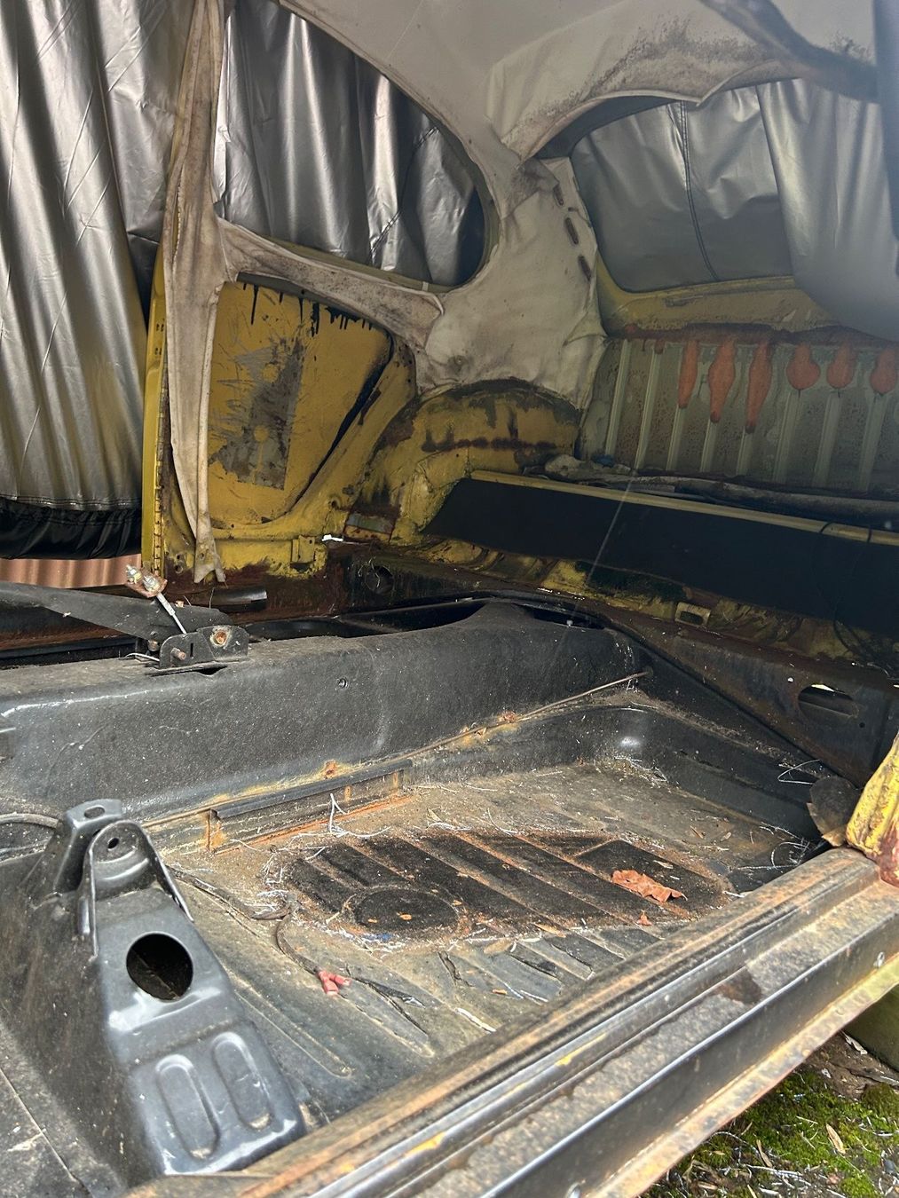 VW Autos: VW Käfer Restaurationsprojekt – Défectueux à Hauptwil par pat_22sj 3
