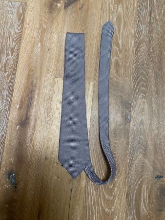 Beautiful HARVIE & HUDSON blue & white silk tie