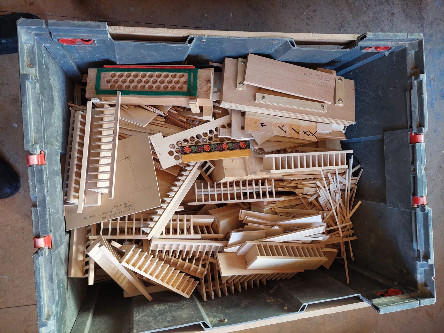 Kit bricolage: Holzteile zum Basteln – Nuovo (secondo la descrizione) da Davos Platz venduto da wauwauin