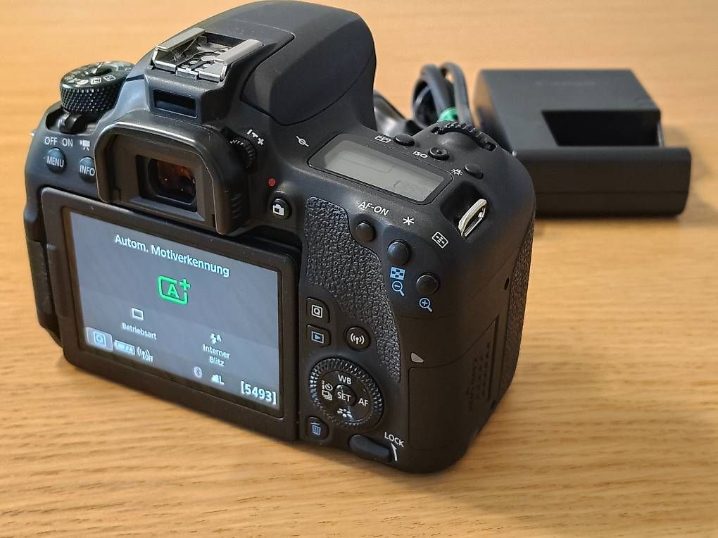 Canon Fotocamera: Canon EOS 77D - Top Zustand – Usato da Zürich venduto da DonBodo 3
