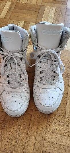 Adidas Scarpe da donna: Turnschuhe Adidas Grösse 39 1/3 – Usato da Duggingen venduto da lot-of-fun