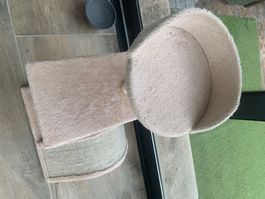Kratzbaum beige mit Liegefläche gebraucht Zustand gut