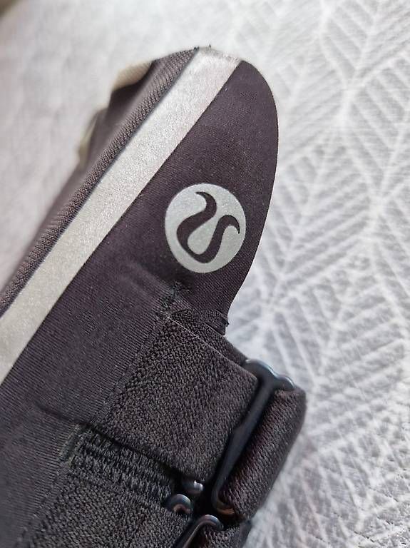 Bracelets: Lululemon Fast and Free Running Armband – D'occasion à Dietlikon par bmajorino
