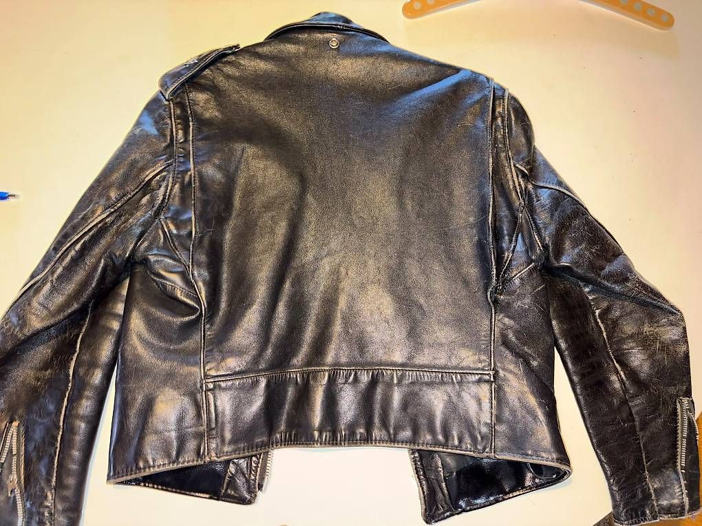 Vestes: Perfecto Schott Bros  – D'occasion à Biel/Bienne par loudmuffles 1