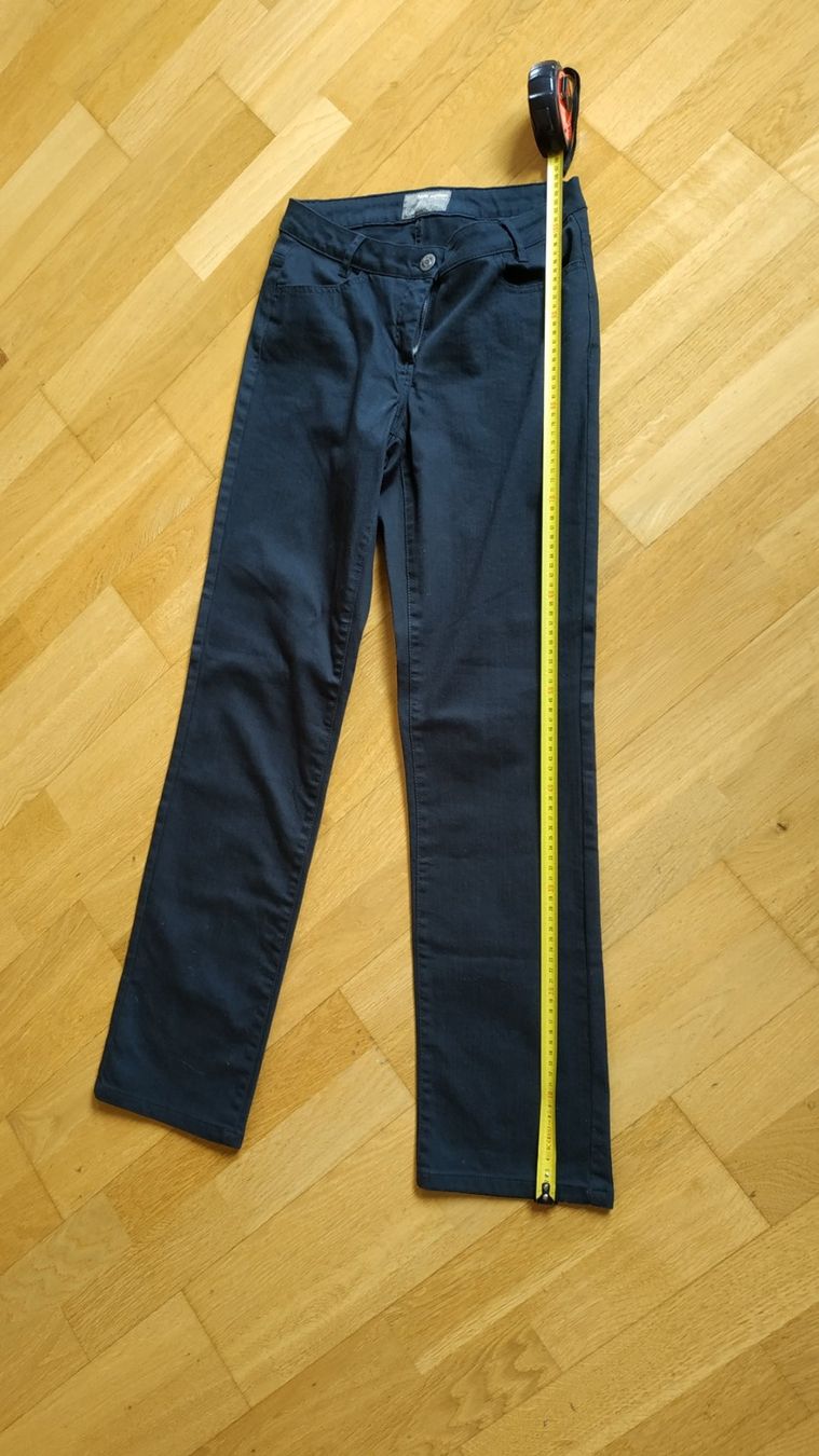 Jeans: neue schwarze Jeanshose, Grösse 36/38 – Nuovo (secondo la descrizione) da Dübendorf venduto da Jolenia 2