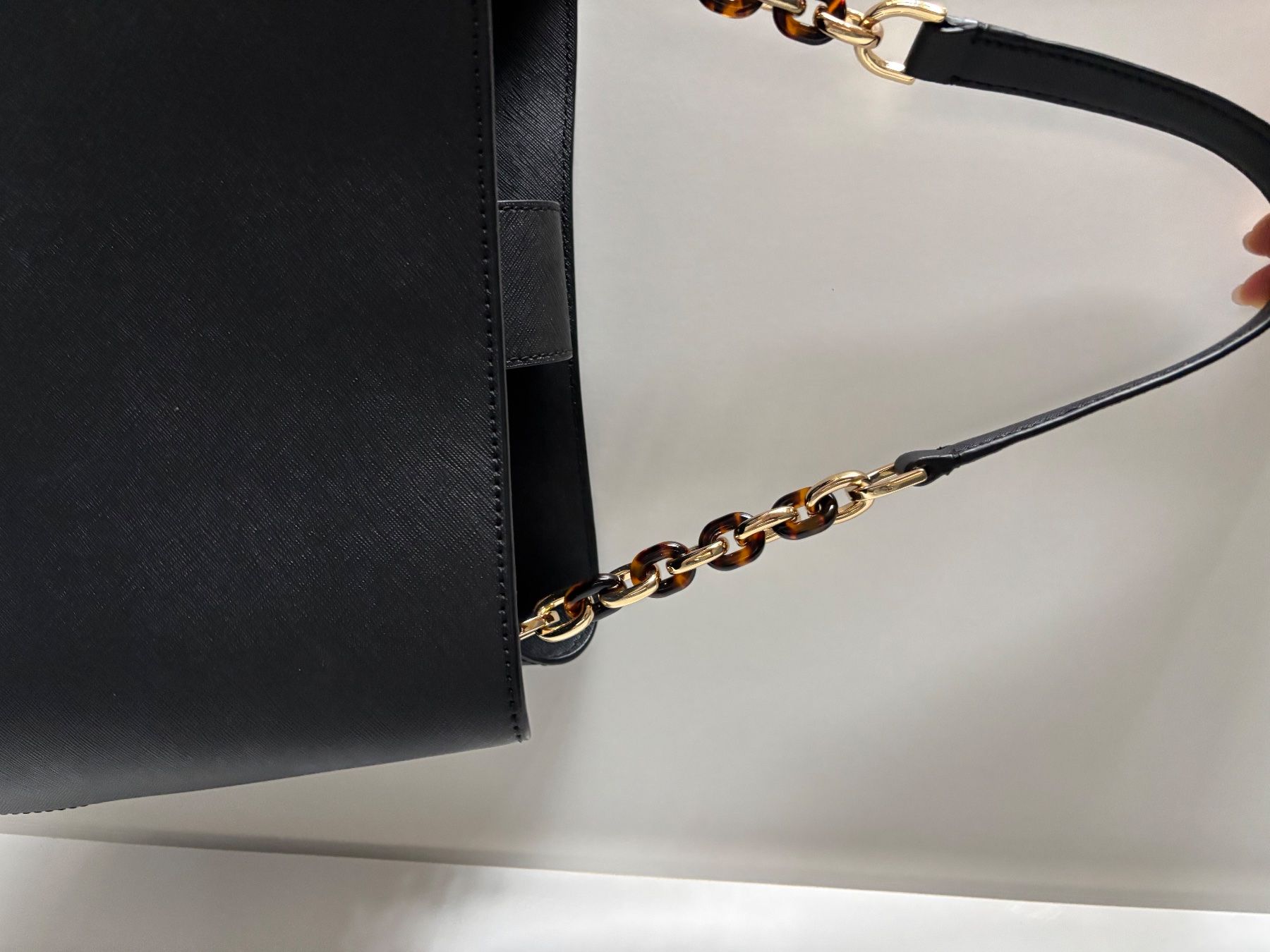 Michael Kors Borse da donna: Michael Kors Tasche in Schwarz – Usato da Bern venduto da van_9syf 4
