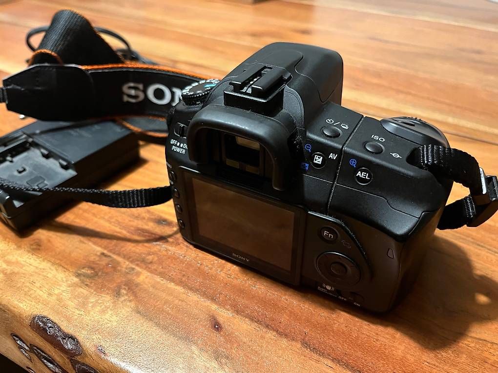 Sony Fotocamera: Sony a200 DSLR-A200 Body – Usato da Dübendorf venduto da CoJo 1