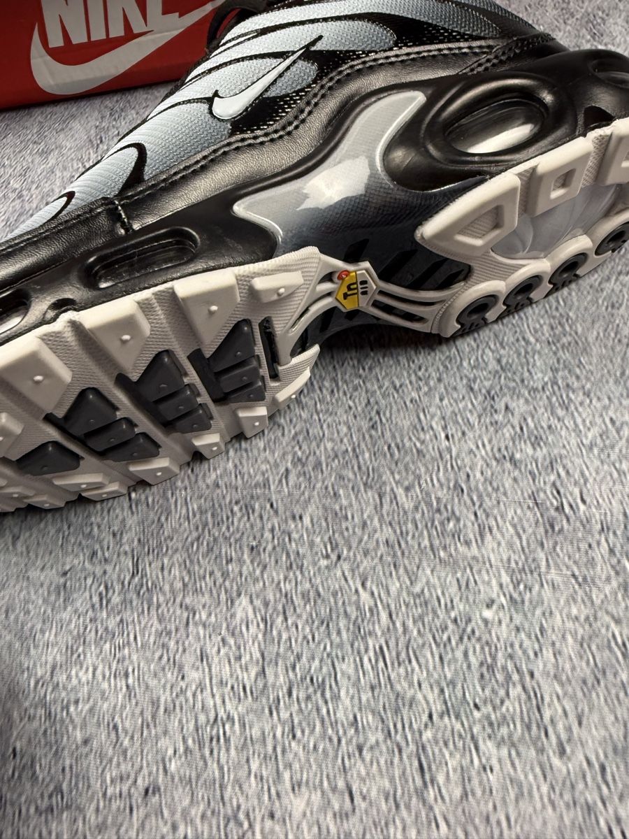 Nike Scarpe da uomo: Nike TN Air Max Plus Schuhe Schwarz Grau – Nuovo (secondo la descrizione) da Luzern venduto da 041Vintage 4