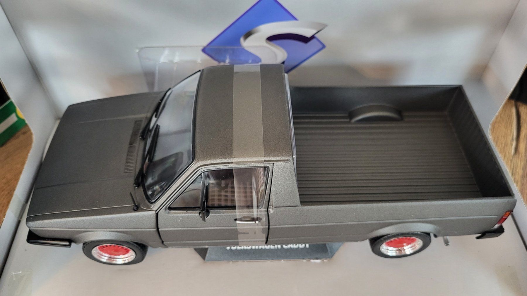 Solido Modellini d'auto: Volkswagen Caddy 1:18 Solido – Usato da Rothrist venduto da Juana5 3
