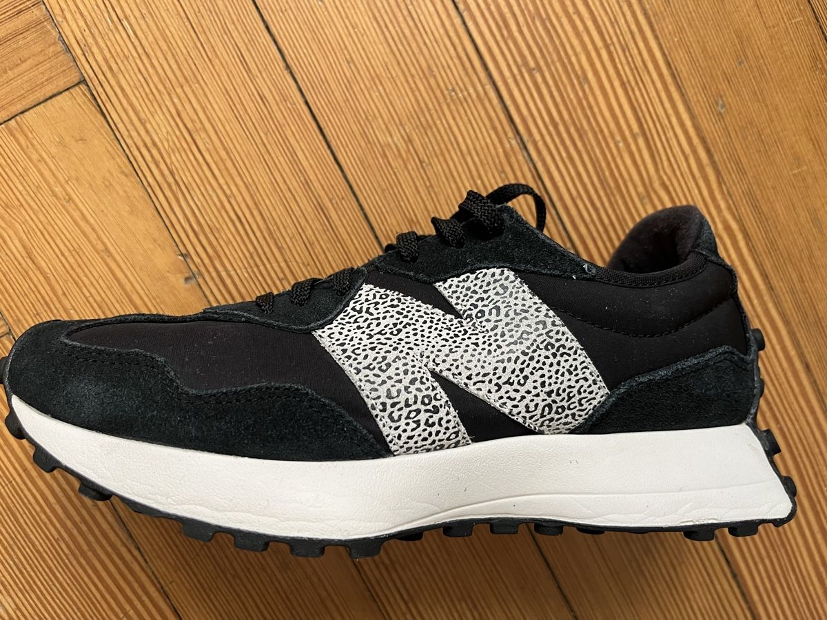 New Balance Damenschuhe: New Balance 327 Sneakers 37.5  – Gebraucht aus Bern von savage03 2