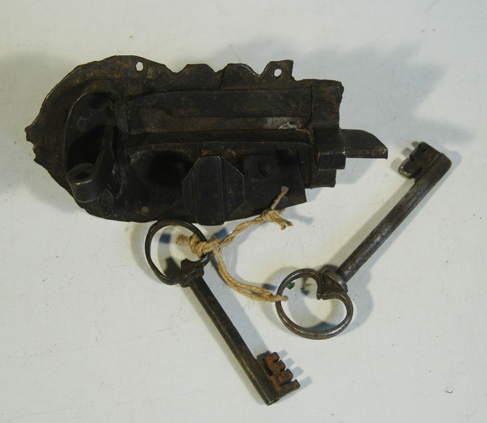 Cadenas: Antikes Schloss mit Schlüsseln – D'occasion à Herisau par Wisen