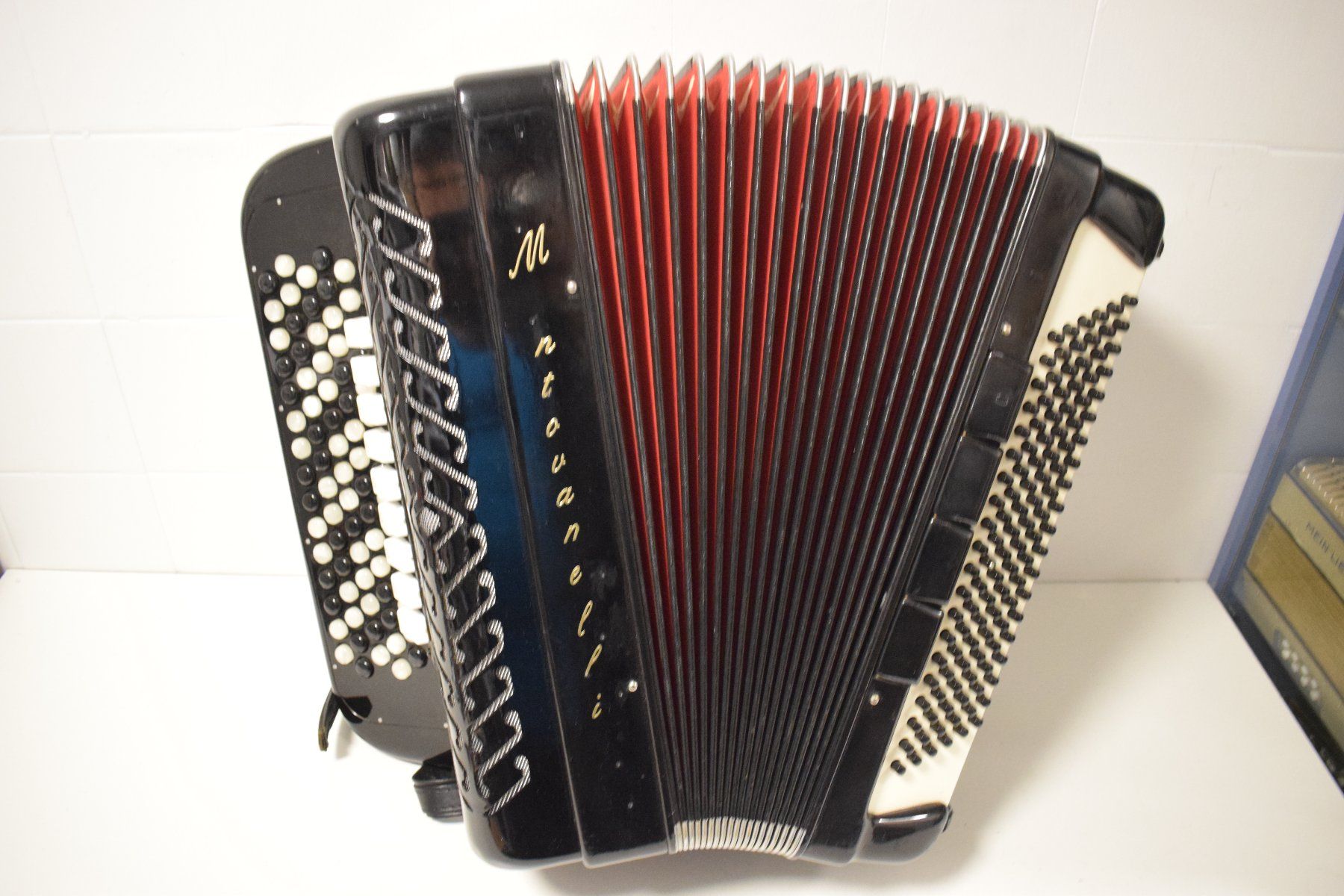 Strumenti musicali: Akkordeon chromatisch Mantovanelli – Usato da Zürich venduto da Brockito 4