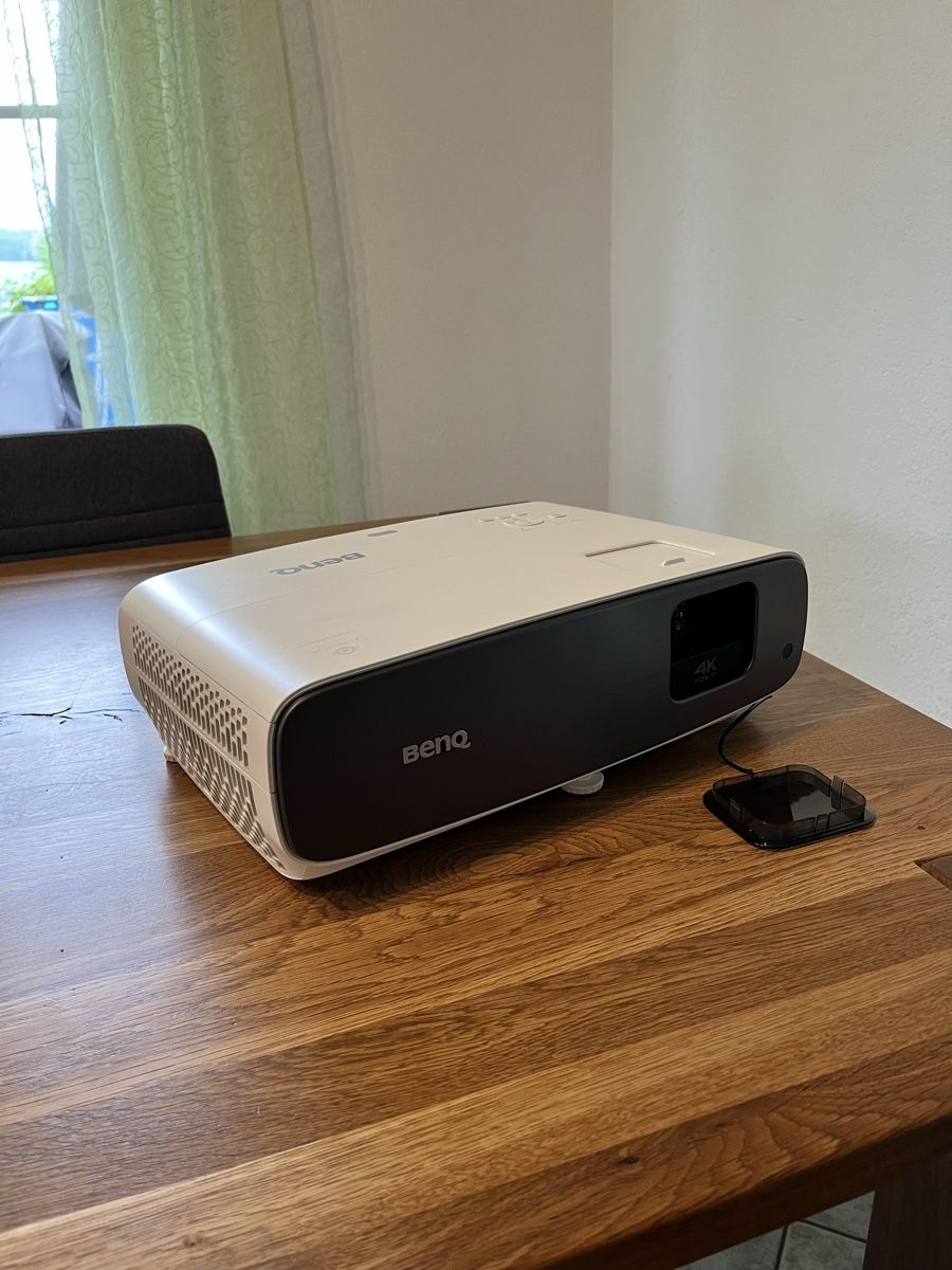 BenQ Home Cinema: Benq W2710 Beamer – Usato da Eschlikon TG venduto da i.r.