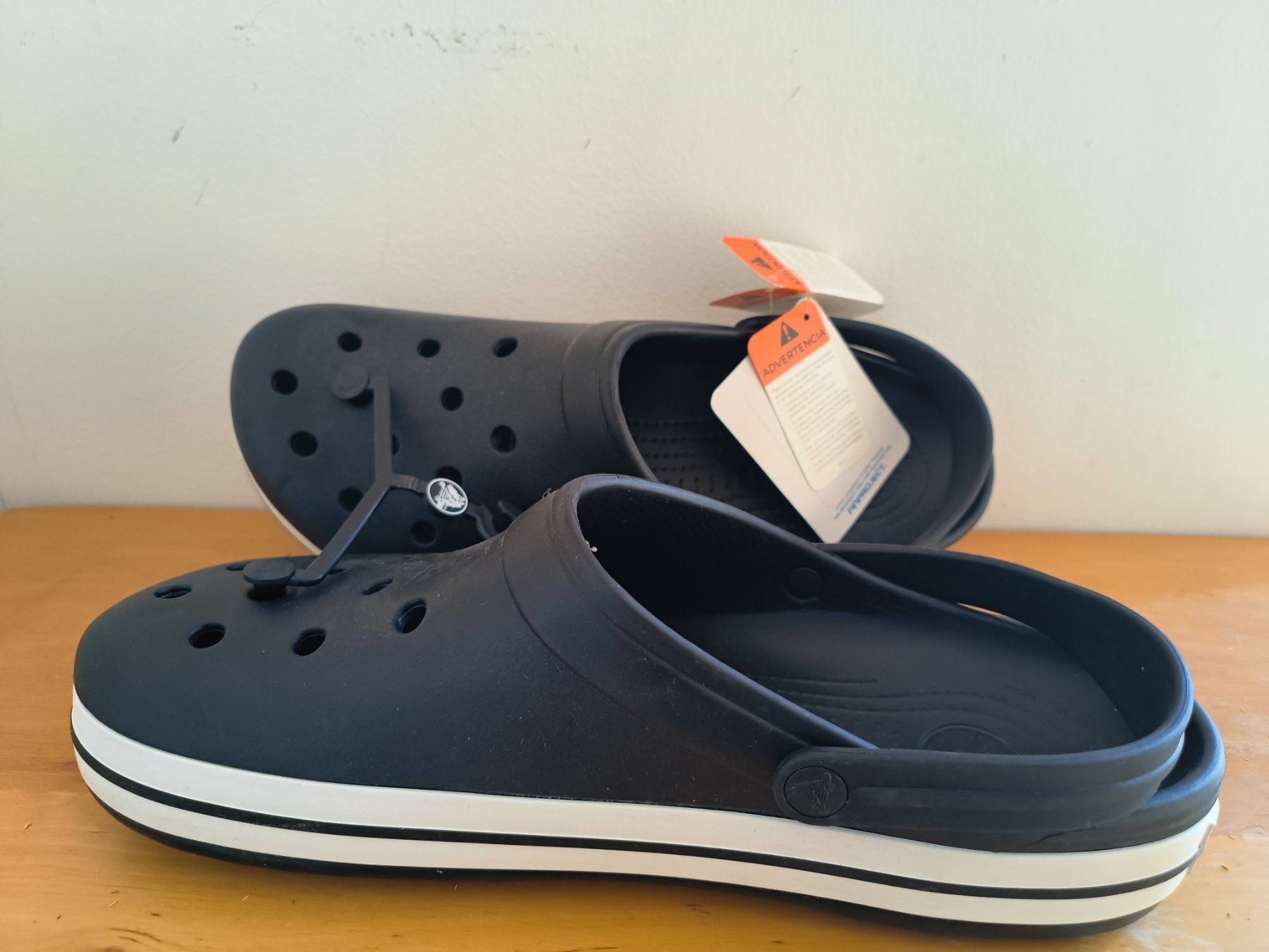 Crocs Herrenschuhe: Crocs Gr. 48 - 49 (m13) – Neu und originalverpackt aus Herisau von dku_85hh