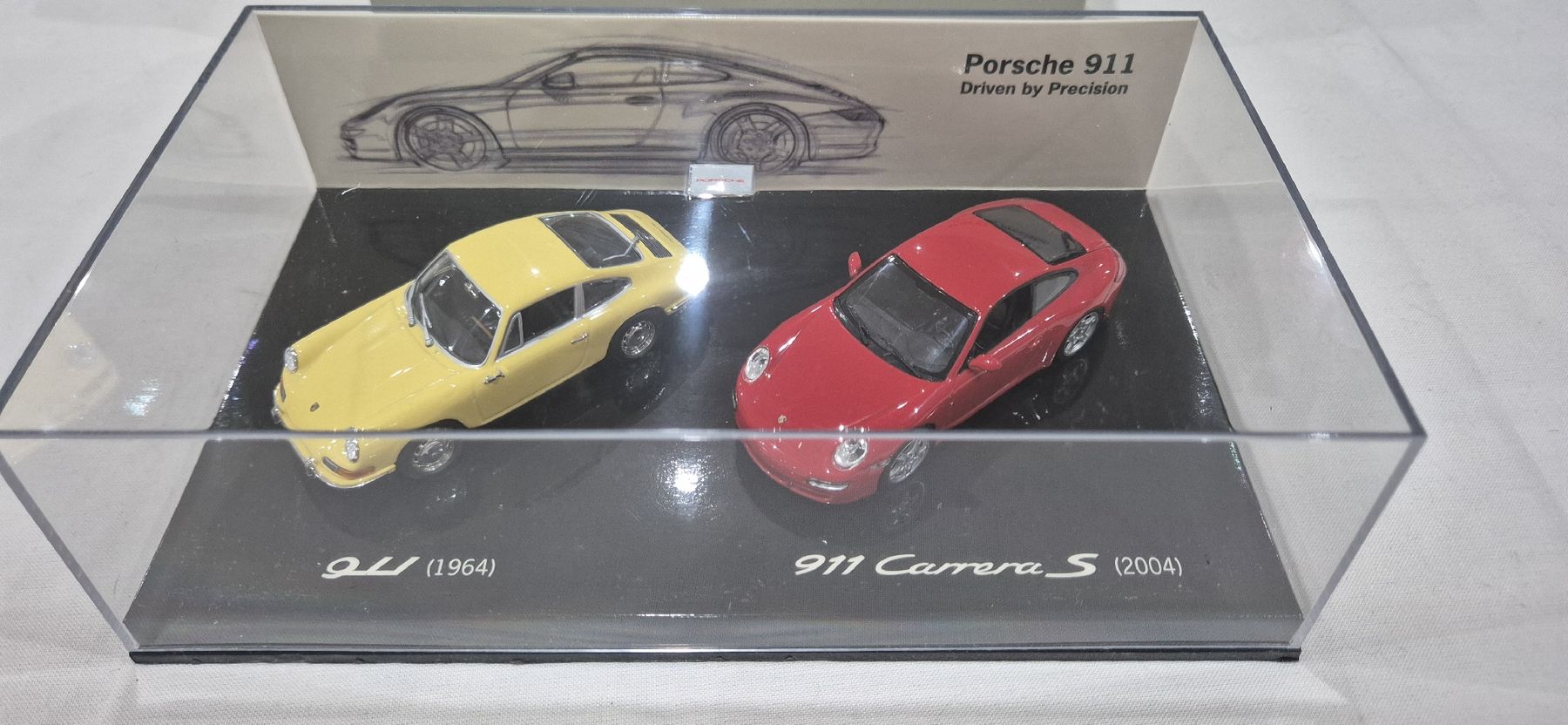Porsche Modellautos: Porsche 911 Modellauto Set 1:43 Porsche Driven by Precision – Neu (gemäss Beschreibung) aus Wangen an der Aare von RareAndLimited 3