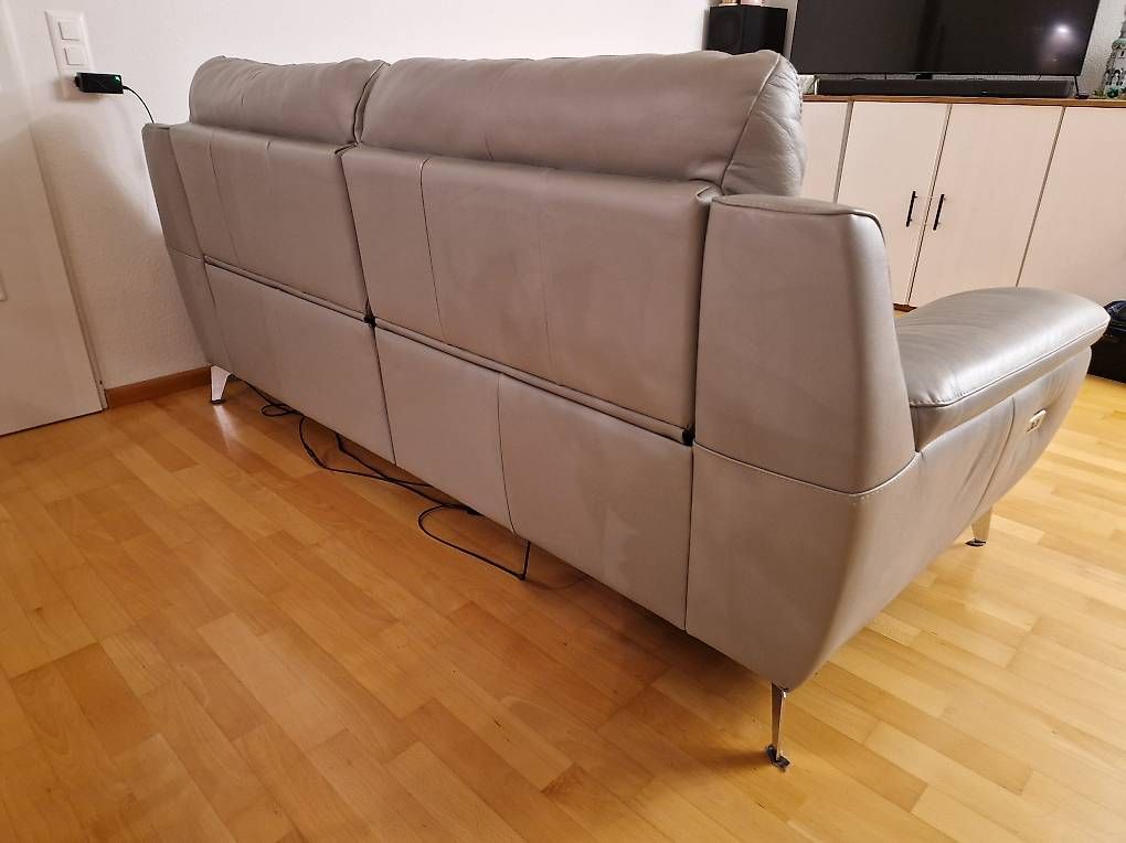 Conforama Divani: Bequemes elektriches Sofa – Usato da Reinach BL venduto da lyr_j5h5 3