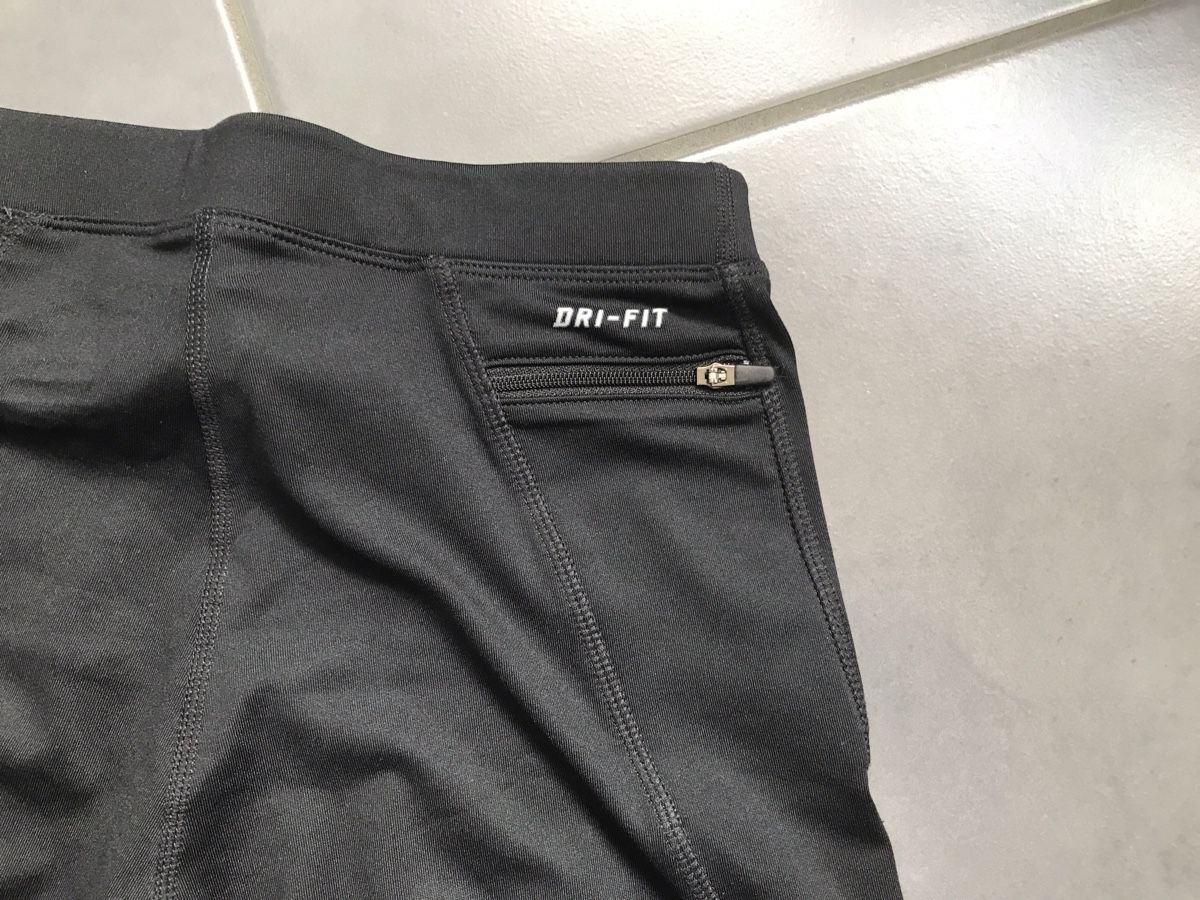 Nike Pantalons: Nike 3/4 Sporthose S – D'occasion à Thalheim par Twity 3