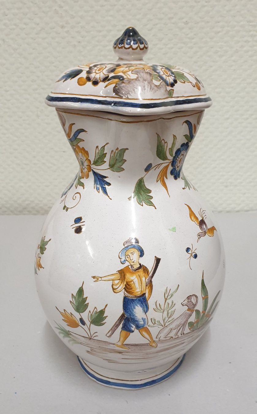 Karaffen: Faience Krug mit Deckel – Gebraucht aus Emmen von Brockofsky