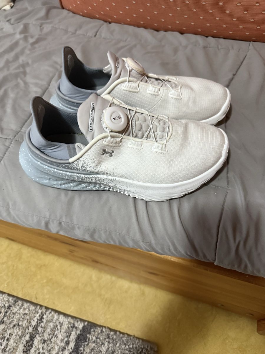 Under Armour Scarpe da uomo: Chaussures Under Armour HOVR, Slip Speed – Nuovo (secondo la descrizione) da Chesières venduto da JMStore 2