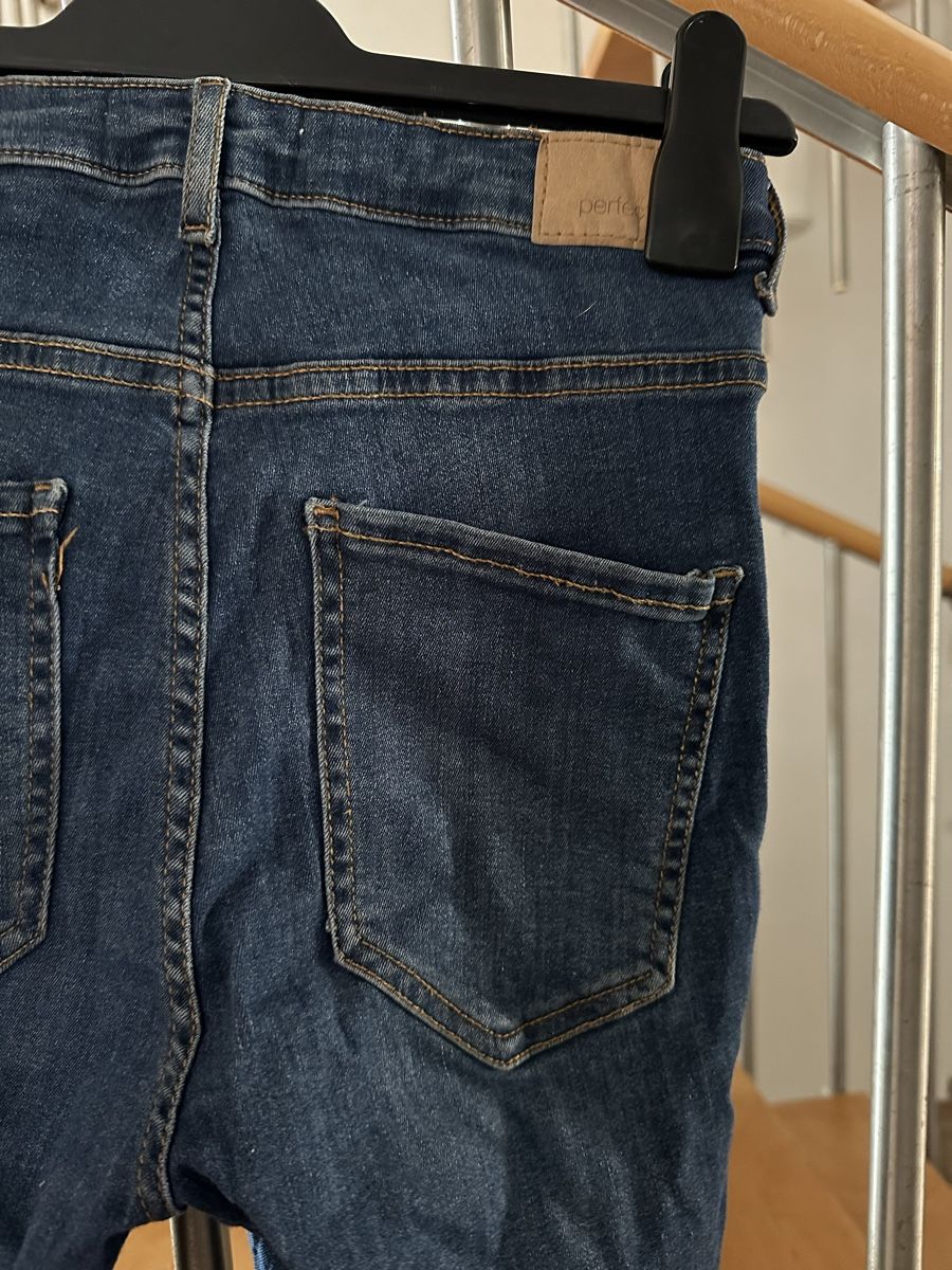 Jeans: Bermuda jeans stretch T.34 – Usato da Perroy venduto da barballalla 3