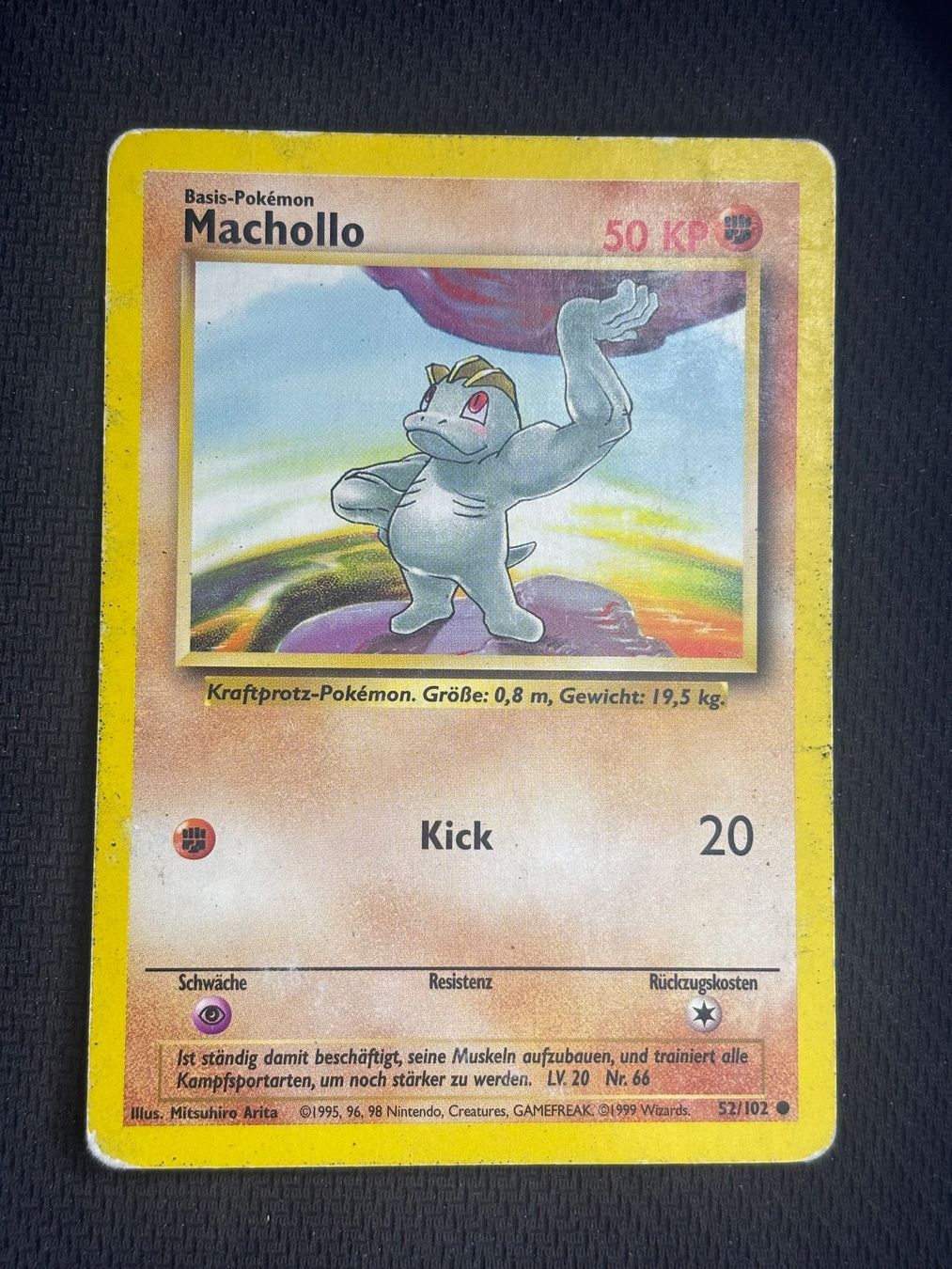 Pokémon Carte collezionabili: Pokemon Machollo 52/102 WOTC Base Set DE – Usato da St. Gallen venduto da KantoKarten