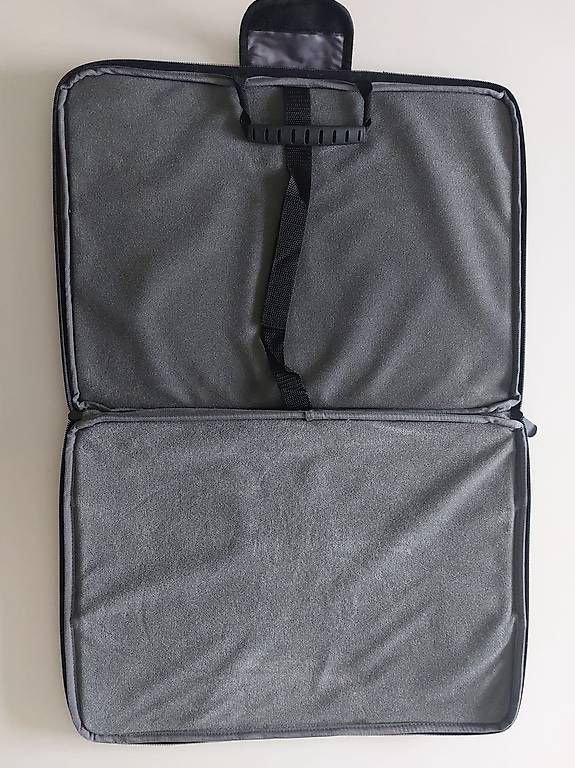 Taschen: Tasche für Tablet und Notebook, 45x34 cm – Gebraucht aus Basel von hbe_6gsv 2