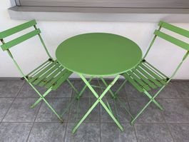 Gartentischset, mit zwei Stühlen, klappbar