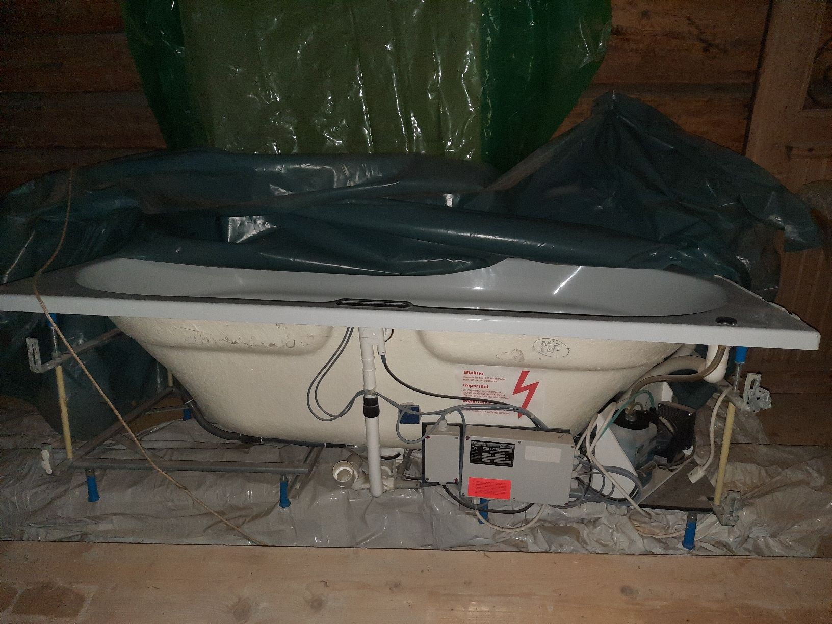 Vasche da bagno: Badewanne Sprudel – Nuovo (secondo la descrizione) da Zürich venduto da SA8046 1