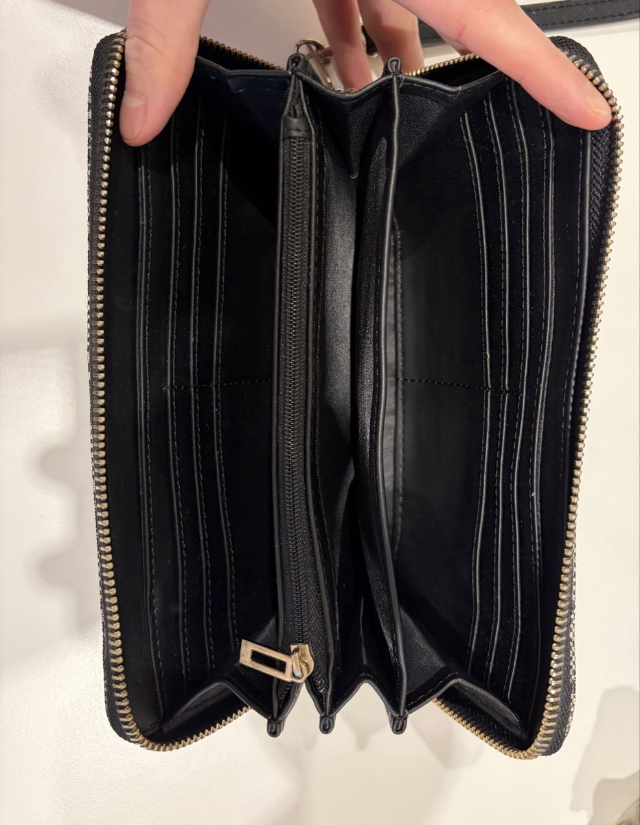 Guess Portamonete: Guess Portemonnaie – Usato da Schlattingen venduto da flaviagu 2