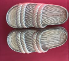 NEUE Trendige und bequeme Pantoletten Grösse 40