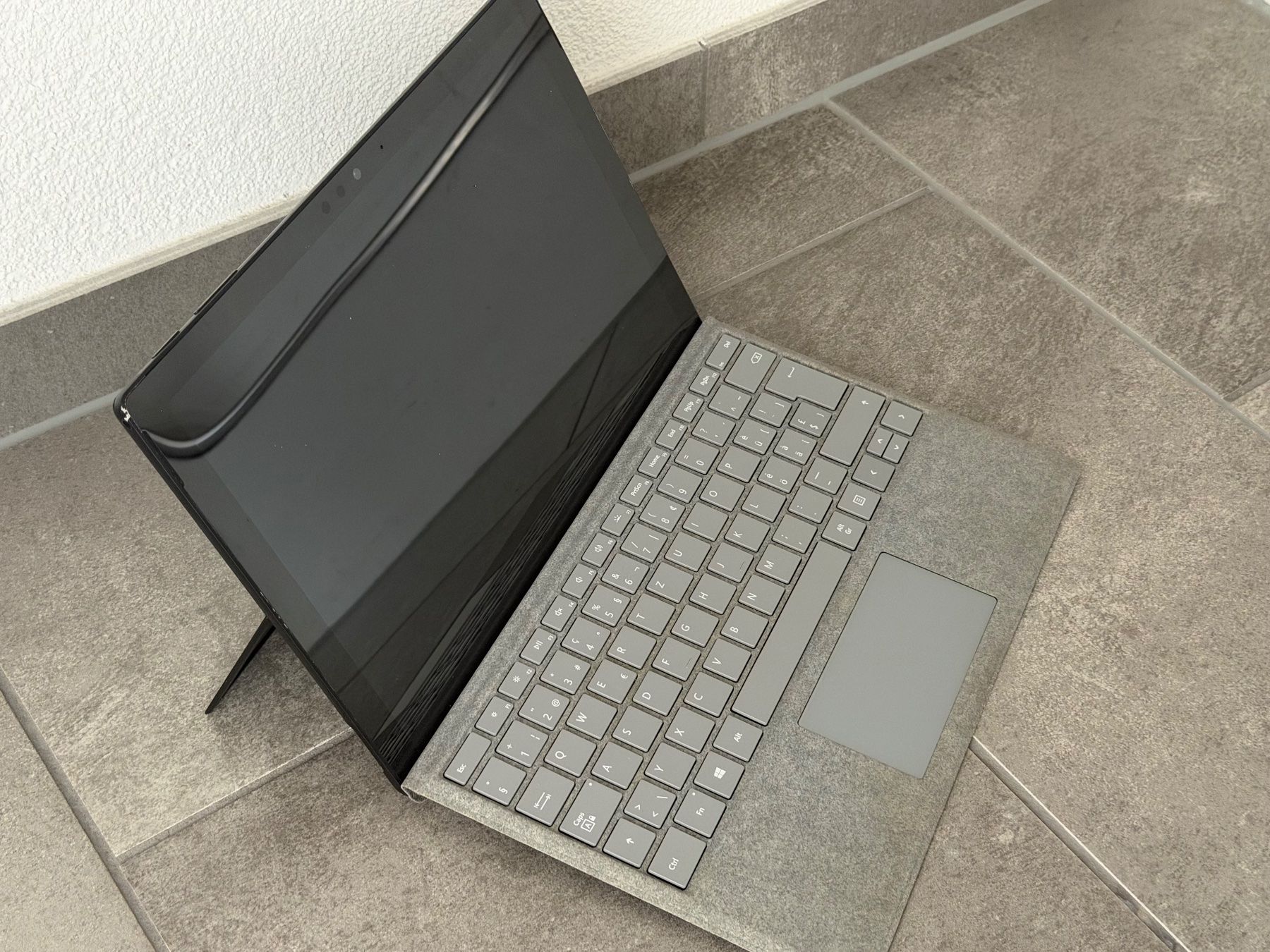 Microsoft Portables: Microsoft Surface Pro 6 – D'occasion à Uhwiesen par petra86