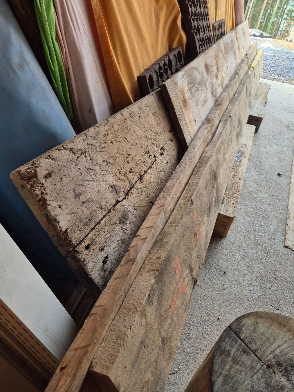 Articoli in legno: Alte Holzbalken – Usato da Kaltbrunn venduto da savco 3
