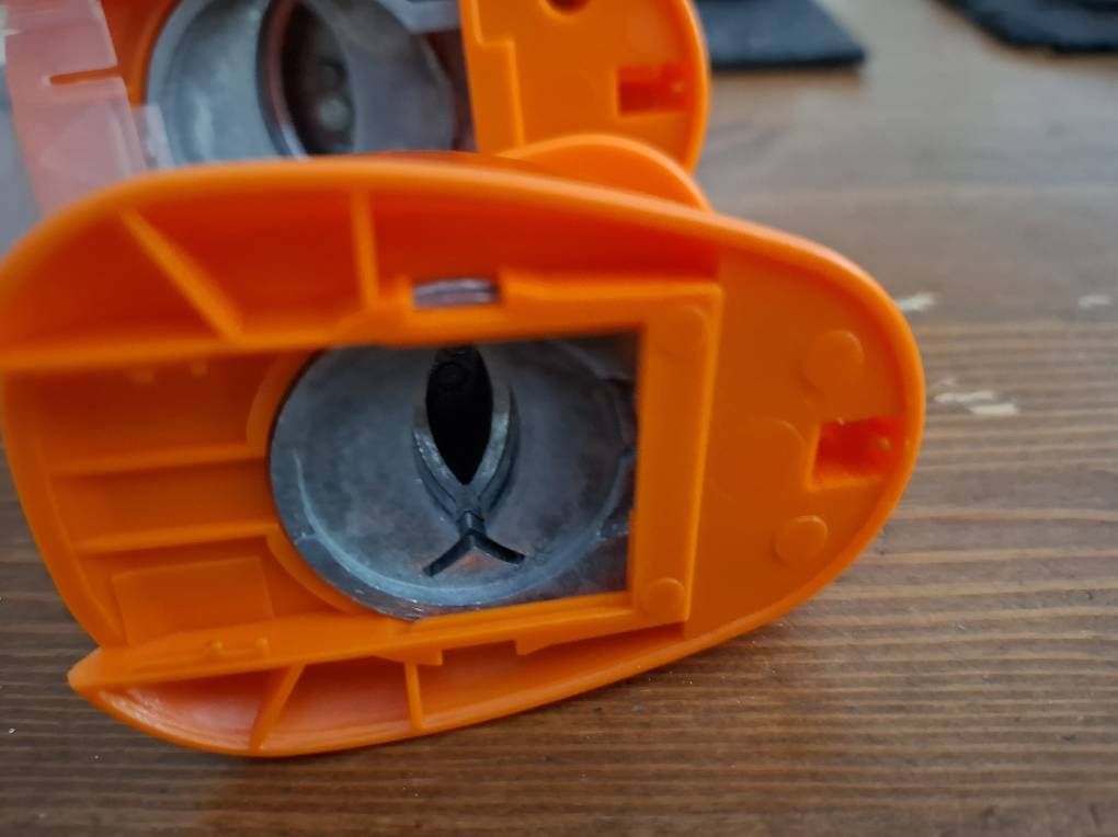 Kit bricolage: 2 Rayher Motivstanzer Fischmotiv – Usato da Hauptwil venduto da sus_f6hp 1