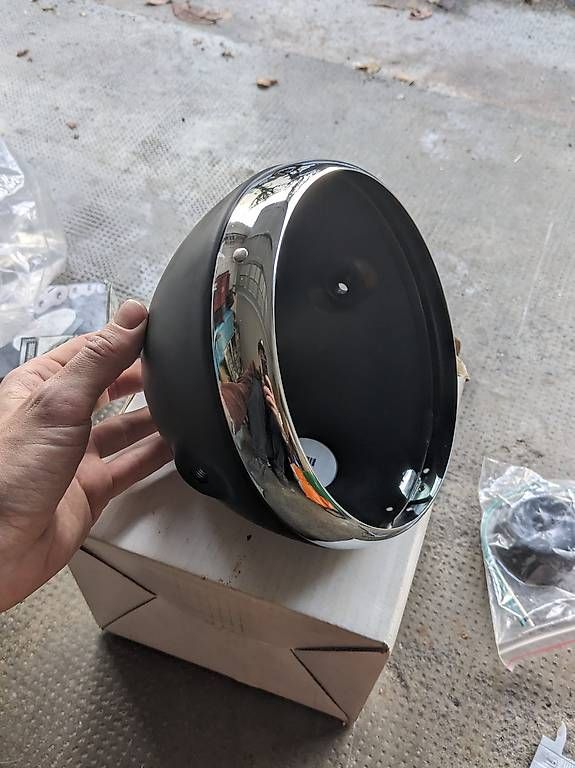 Alle Motorradersatzteile: Coque de phare Caferacer – Gebraucht aus Lausanne von MarcVertesi