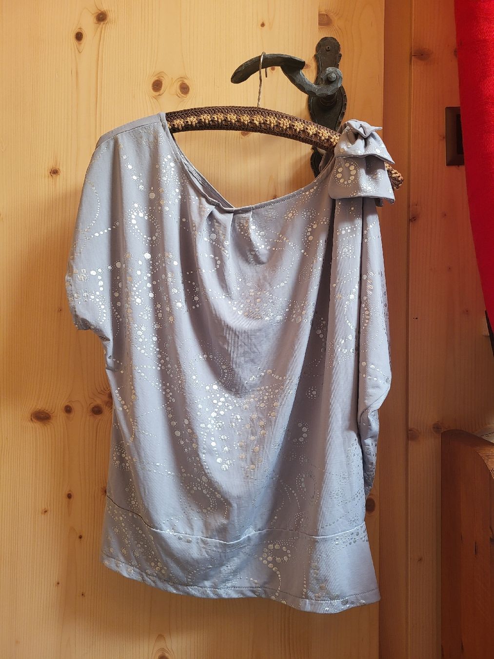 Top: Asymmetric Top – Nuovo e nell'imballaggio originale da Zweisimmen venduto da Adorable 3