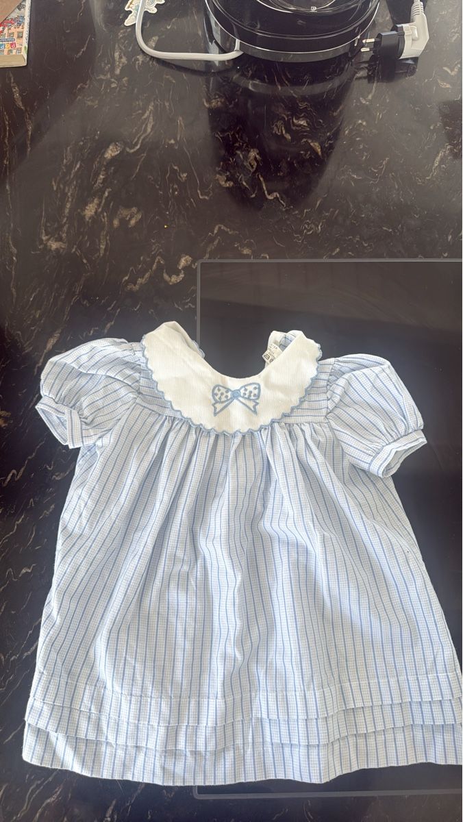 Vestiti & Gonne: Süsses Kleid, Grösse 80, Hellblau-Weiss gestreift – Usato da Altendorf venduto da c.niesper