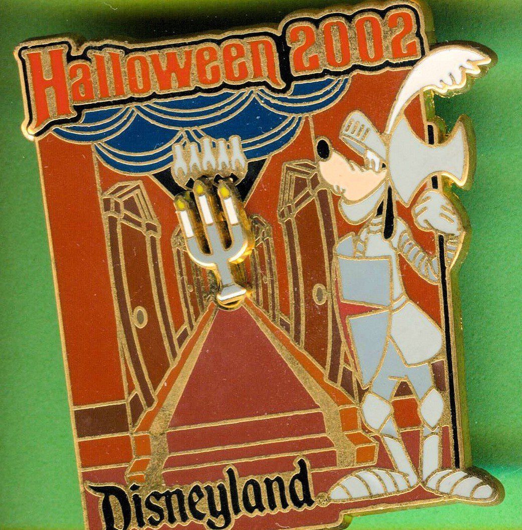 Disney Placchette & Badge: DISNEY  GOOFY  Happy Halloween 2002 – Usato da Winterthur venduto da Sammleroase