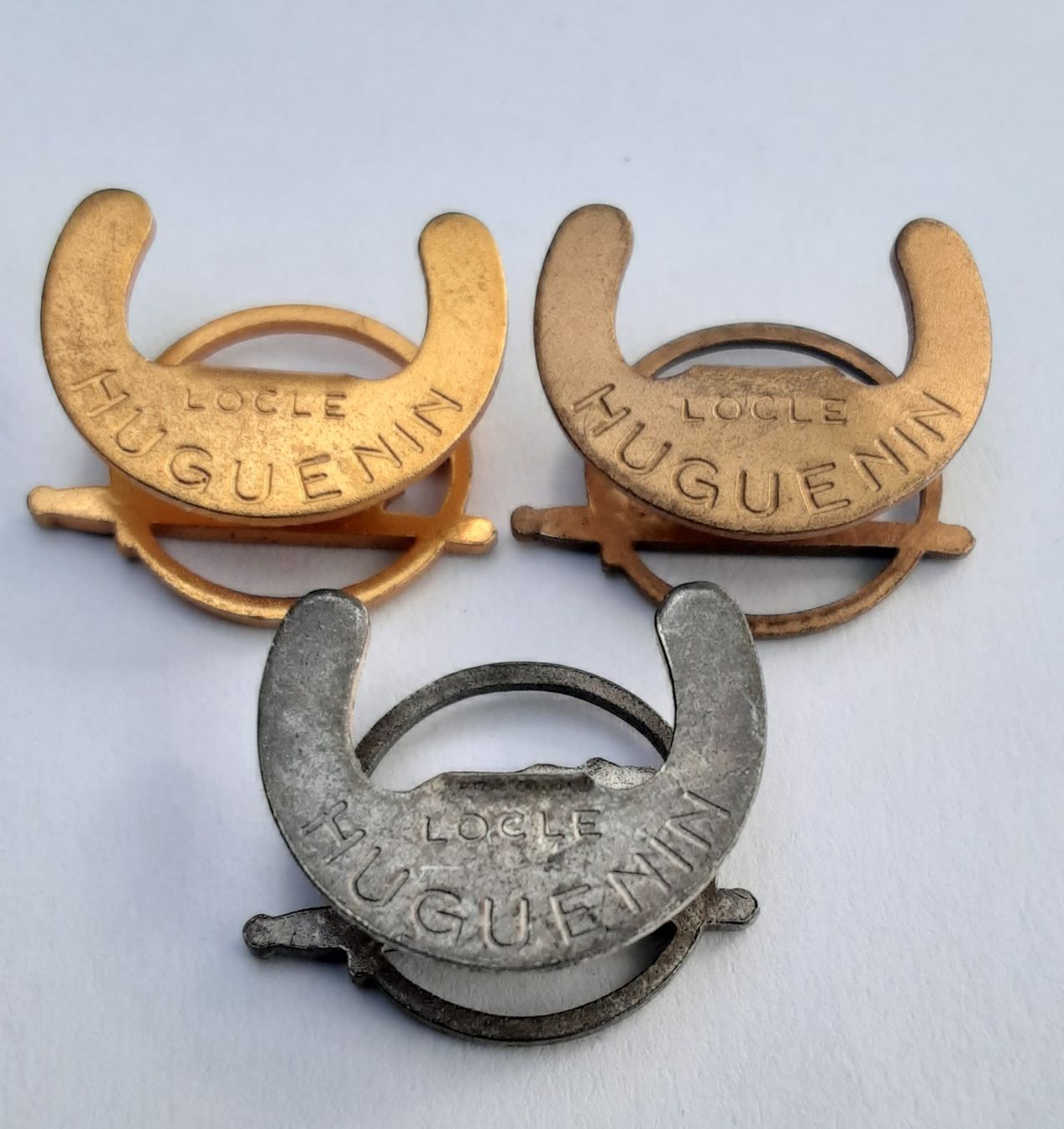 Placchette & Badge: Abzeichen Bär,Schwert,Knopfloch Abzeichen – Usato da Grosswangen venduto da Spengler66 1