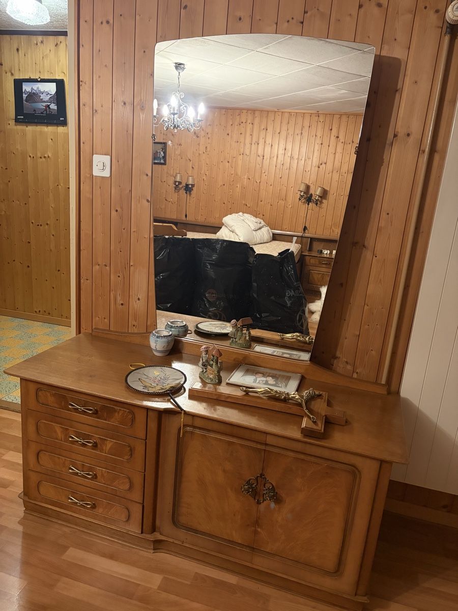 Schminktische: Lit, table de nuit et coiffeuse – Gebraucht aus Orsonnens von cdms57 3
