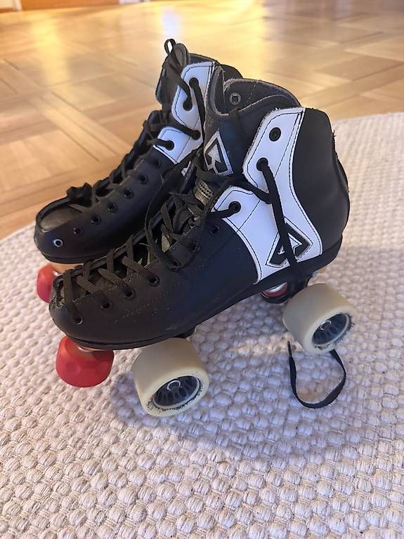 Patins à roul. & inline: Antik Roller Derby Skates – D'occasion à Winterthur par tabeacelina_goldberg 1