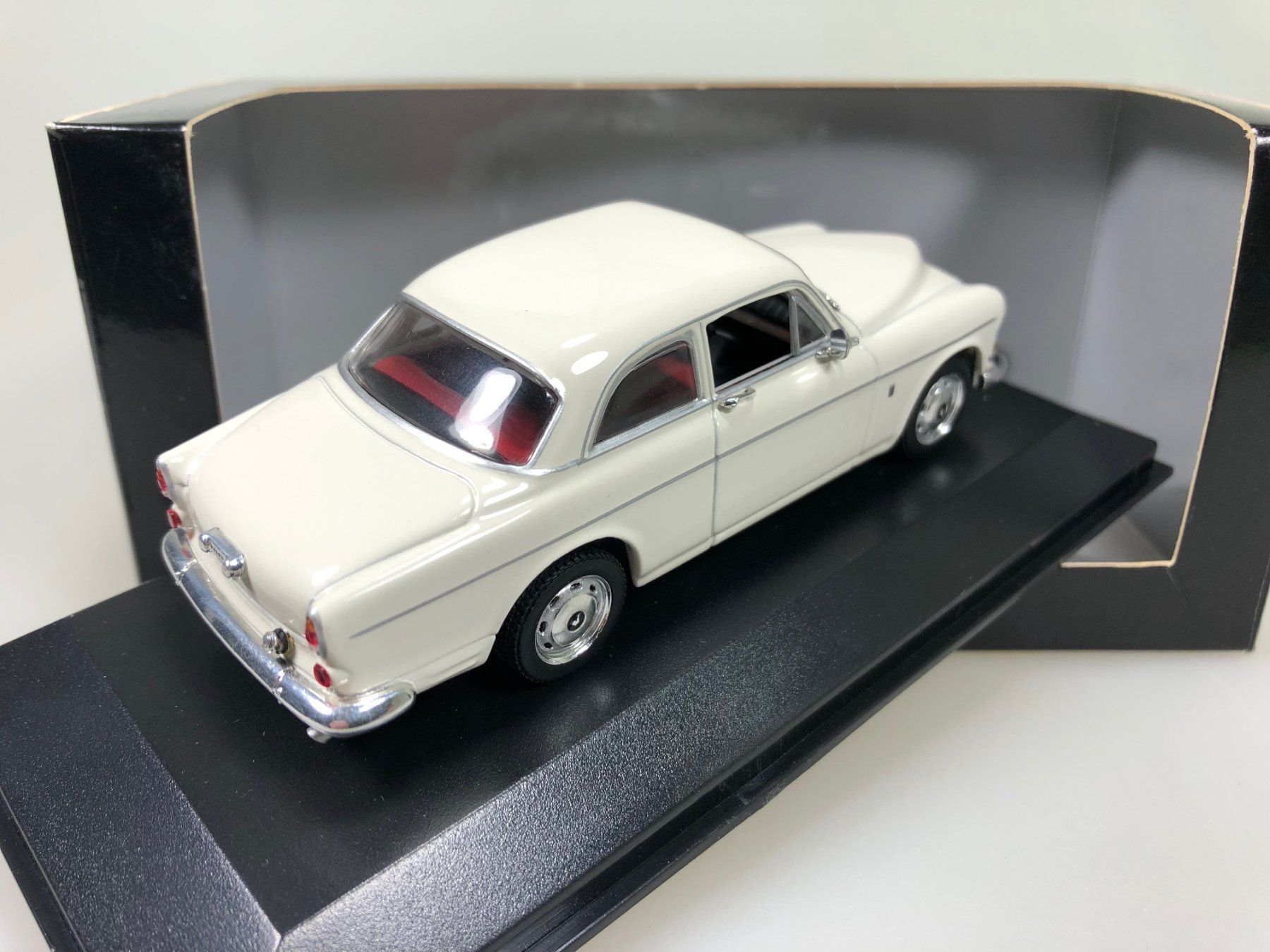 Volvo Modellini d'auto: Volvo 121 Amazon - Minichamps - 1:43 – Usato da Widen venduto da Himan 1