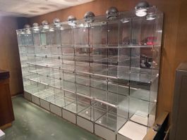 Schöne grosse Glas-Vitrine 3310x1840x410