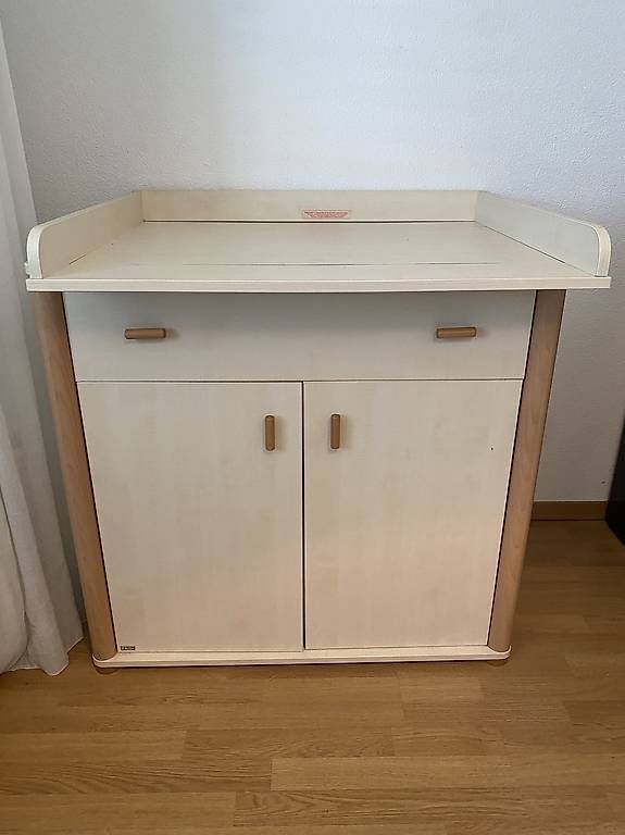 Wickeltisch & Zubehör: Wickeltisch/ Kommode mit Wickelaufsatz – Gebraucht aus Horw von sere4 2