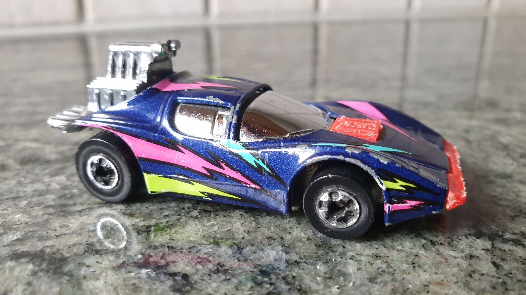 Hot Wheels Modellini d'auto: HOT WHEELS - FLAME RUNNER 1983 – Usato da Wengi b. Büren venduto da Ot1000